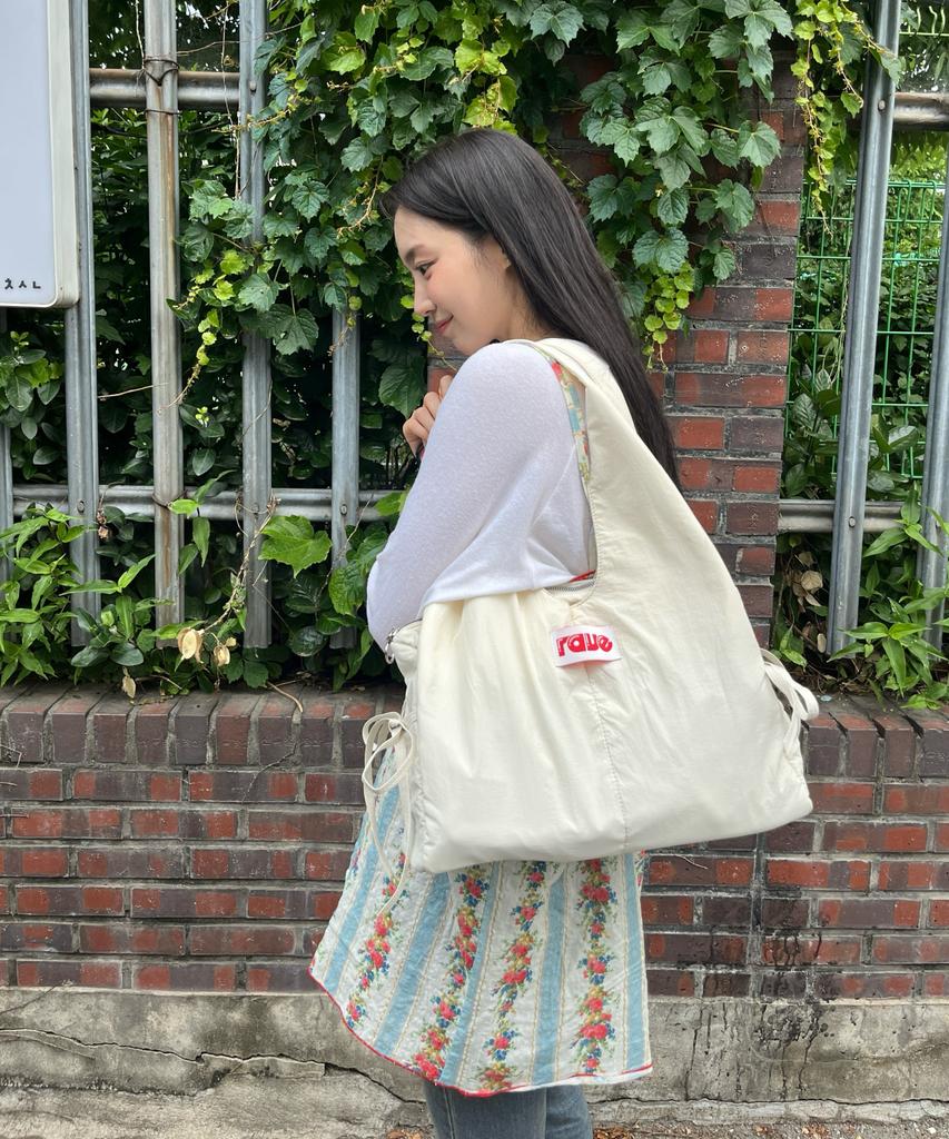Loveravelive 4 Pocket Ribbon Shoulder Bob Bag (Ivory)