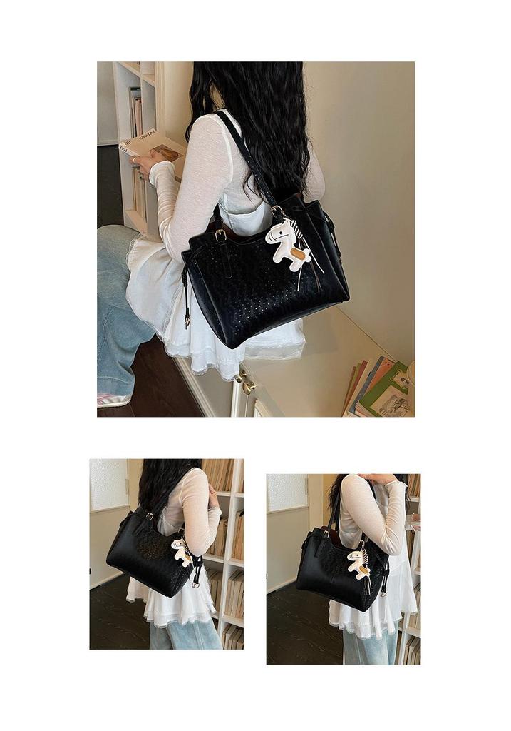 2026 Summer Exquisite Large Capacity Luxury Tote Bag - Stylish Single Shoulder and Hand-Held Design