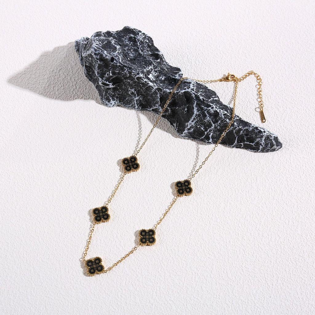 Naszyjnik damski z czterolistną koniczyną, wysokiej klasy tytanowa stal nieblaknący łańcuszek do swetra, akcesorium do nakrycia głowy z trawą szczęścia