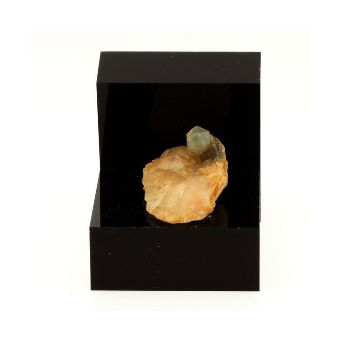 Quartz Calcite 67.9 carats