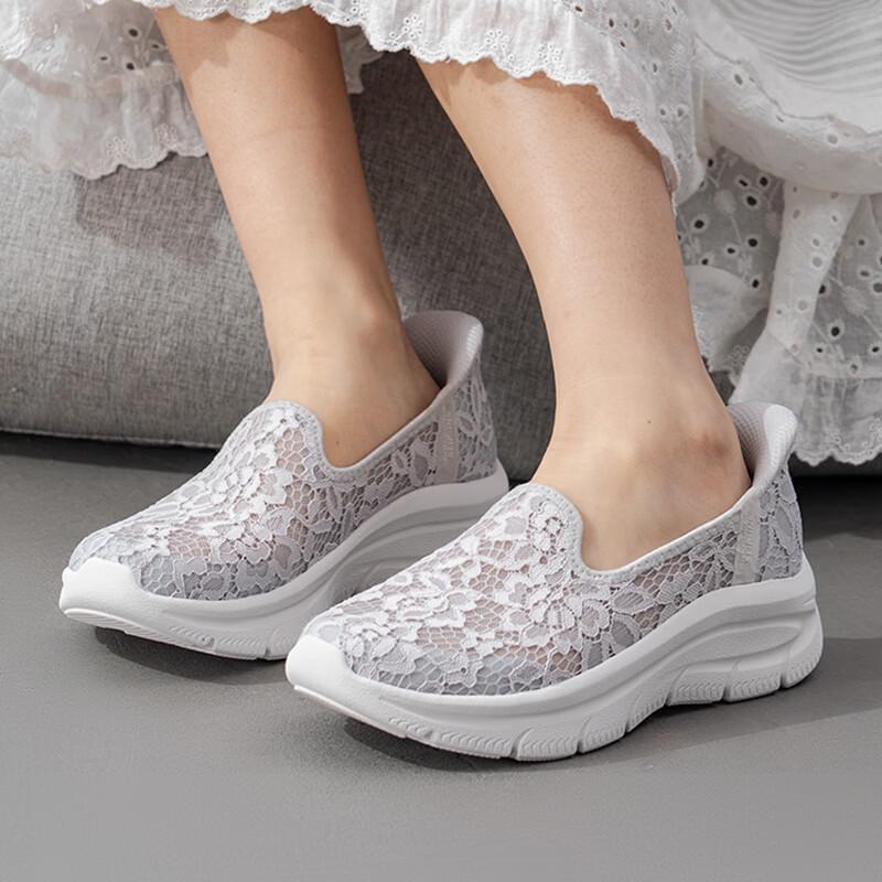 Skechers Women s Commuter Casual Shoes 158858-LGY 9