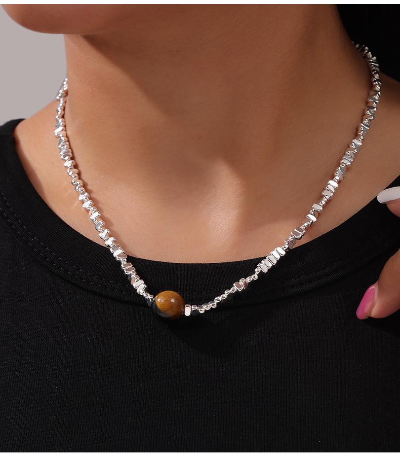 Minimalistyczny koreański naszyjnik z zawieszką z tygrysiego oka z łączonym srebrem próby 925 i designem ze stali tytanowej