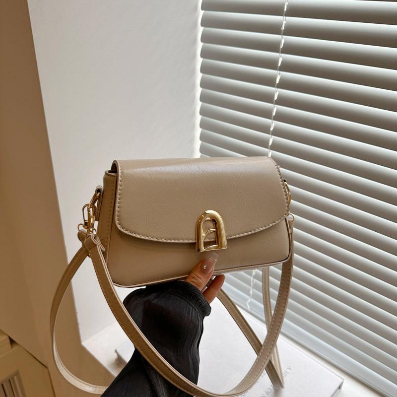 Textured Women's Messenger Bag New Retro Underarm Shoulder Bag Trendy Fashion Versatile Commuter Small Square Bag