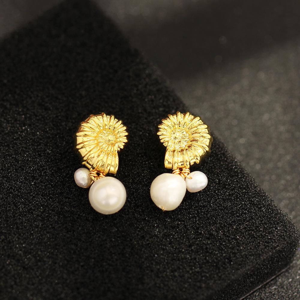 French vintage niche gold and silver two-color sea screw shape earrings natural pearl earrings 925 silver needle stud earrings for women