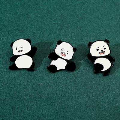 Insigne métallique panda roux créatif panda kung fu alliage broche goutte décoration