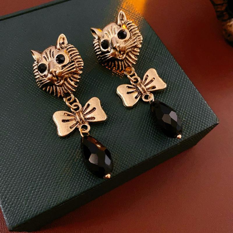 Silver Needle with Diamonds Flower Stripes Pearl Stud Earrings Medieval Vintage Retro Earrings Light Luxury Niche Earrings