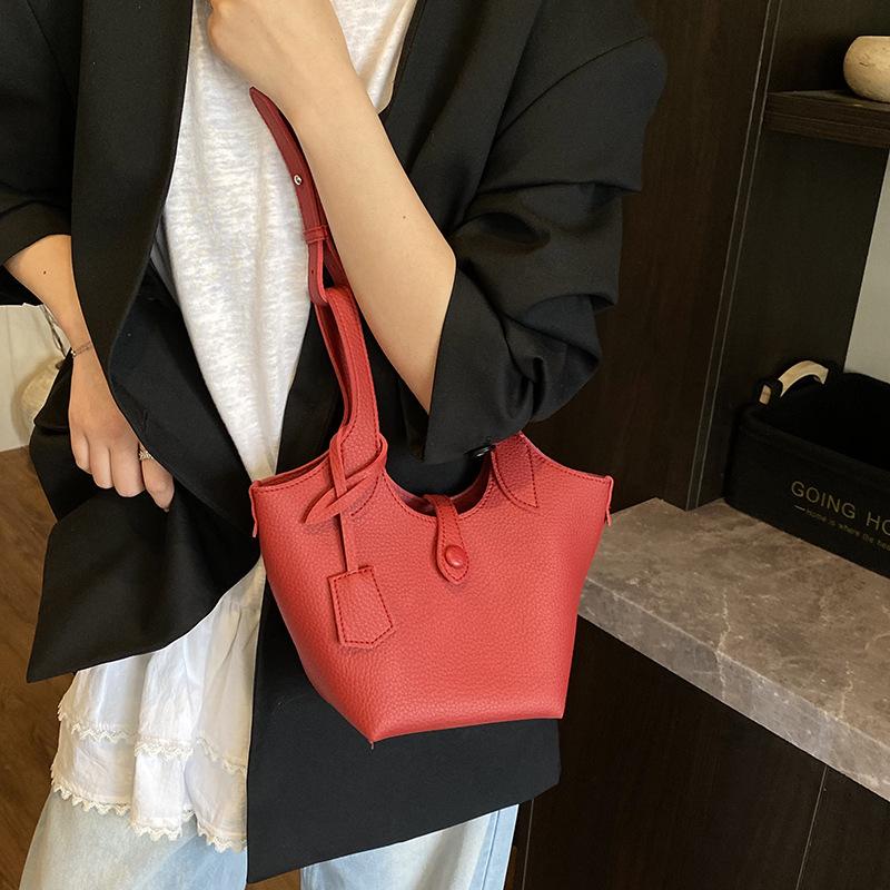 Large-capacity Hand-carried Bucket Bag Women's New Casual and Fashionable Work Commuter Shoulder Messenger Bag