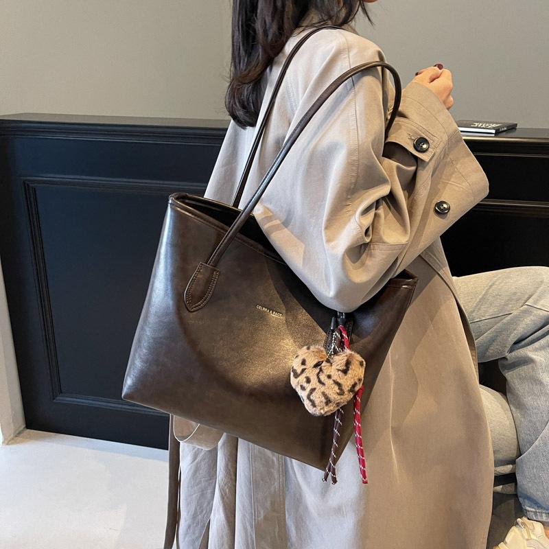 Retro Fashion Large-capacity Bag Women's 2025 New Casual Versatile Shoulder Bag Commuting To Work Portable Tote Bag