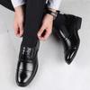 Hochwertige Formelle Business Herren Kleiderschuhe Atmungsaktives Leder Herren Freizeitschuhe Italienische Luxusmarke Rutschfeste Herren Fahrschuhe