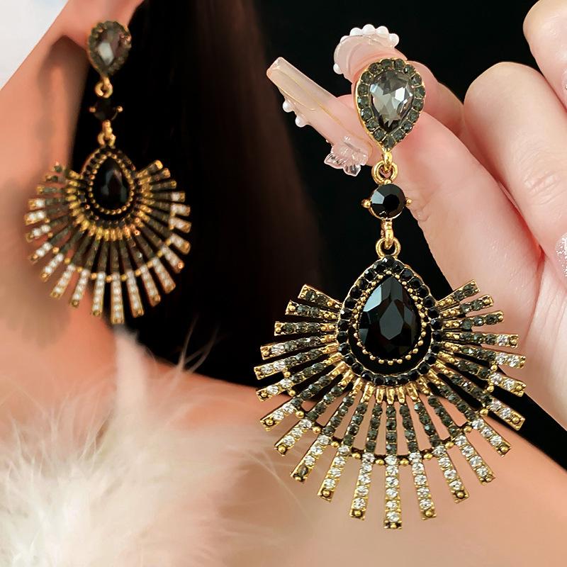 

Срібна Голка Діамантова Крапля Підвіска Пусети - Вінтажний Розкішний Дизайн