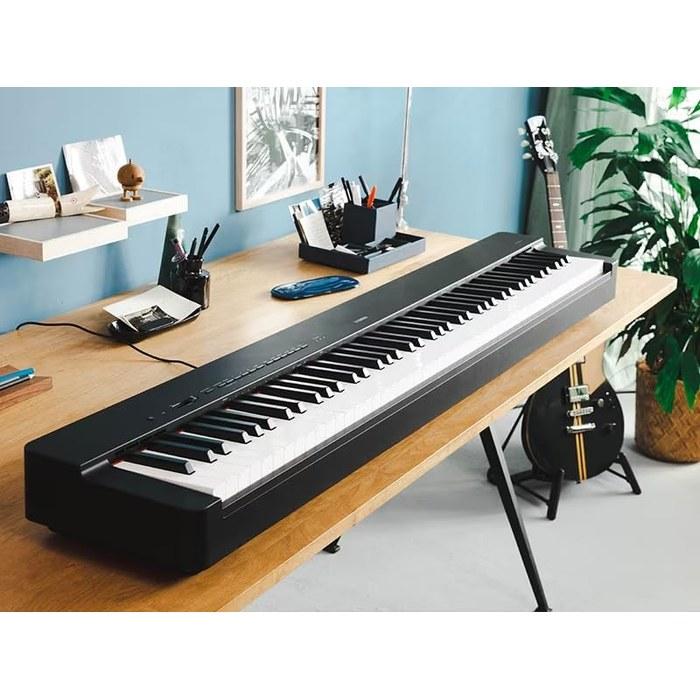 YAMAHA P-225 Digital Piano 88-Key (Black) with Headphone & Sustain Pedal Set