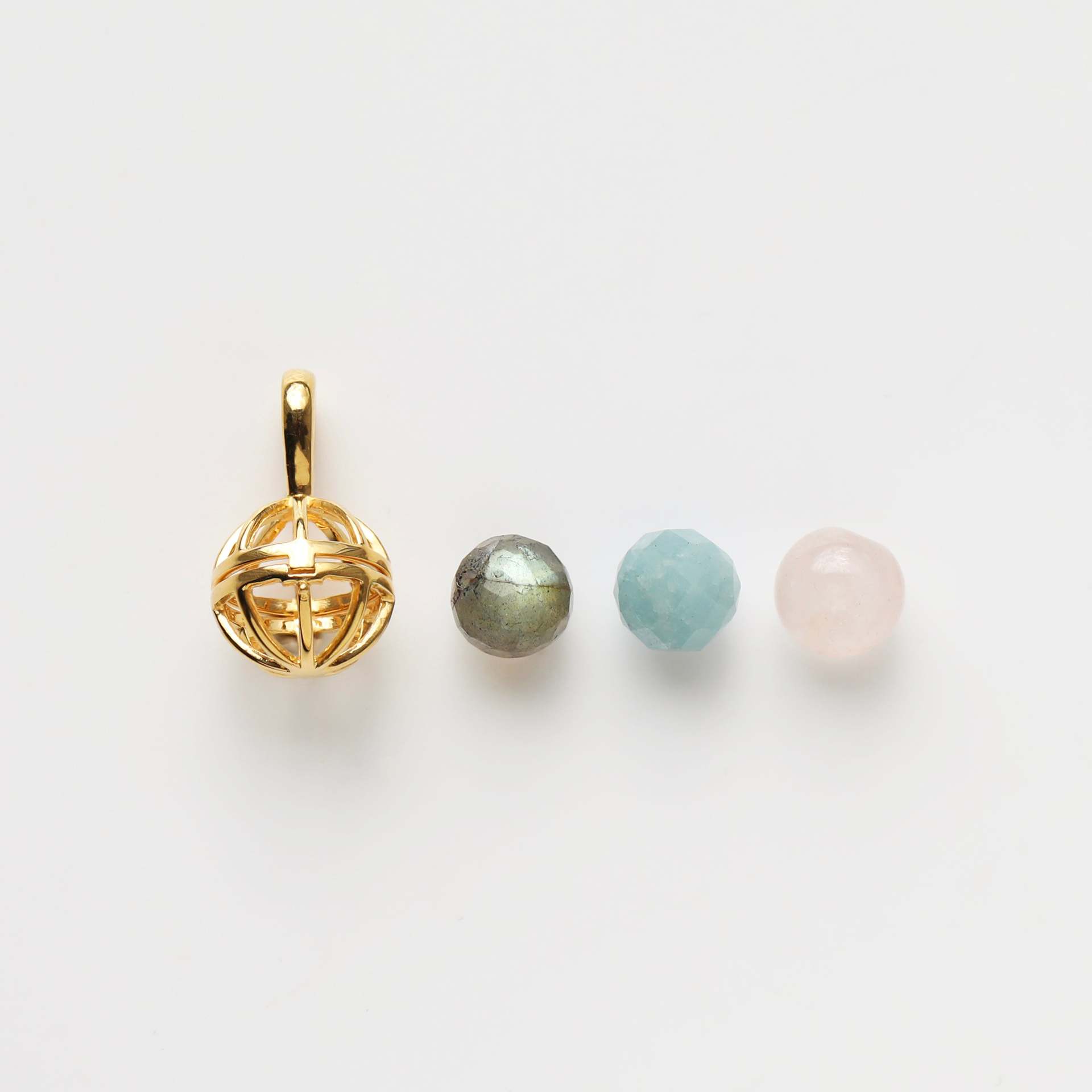 Fashion Personalized Retro Color Ball Rotating Zircon Pendant Collarbone Necklace Electroplated Gold Color Retention