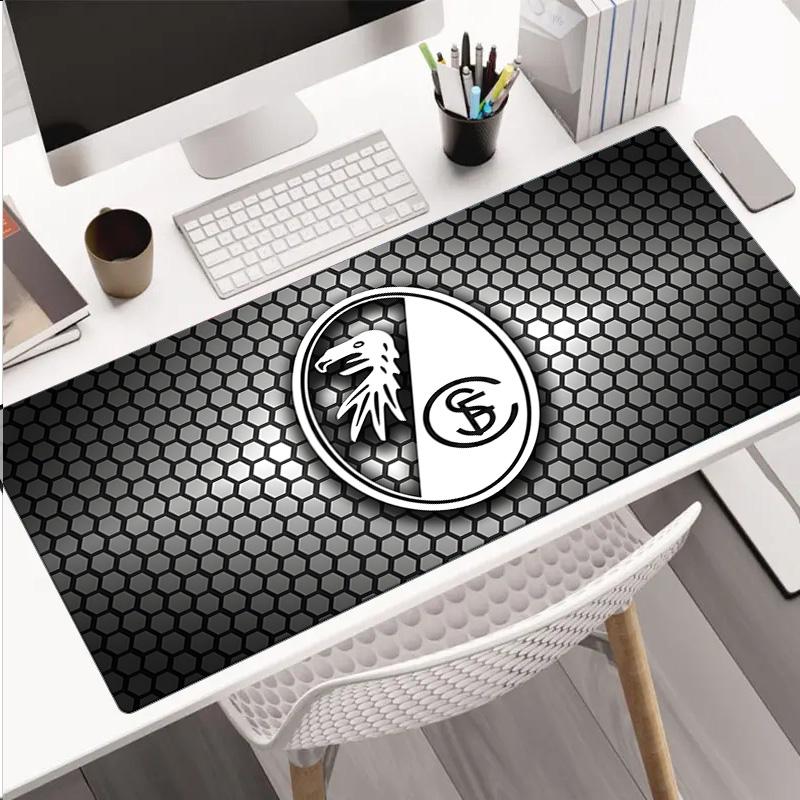 Club Crest Design Mouse Pad, Rubber Base, Mouse Pad for Gamers and Office Use, Gaming Desk , Easy To Clean Mat Christmas fan gifts