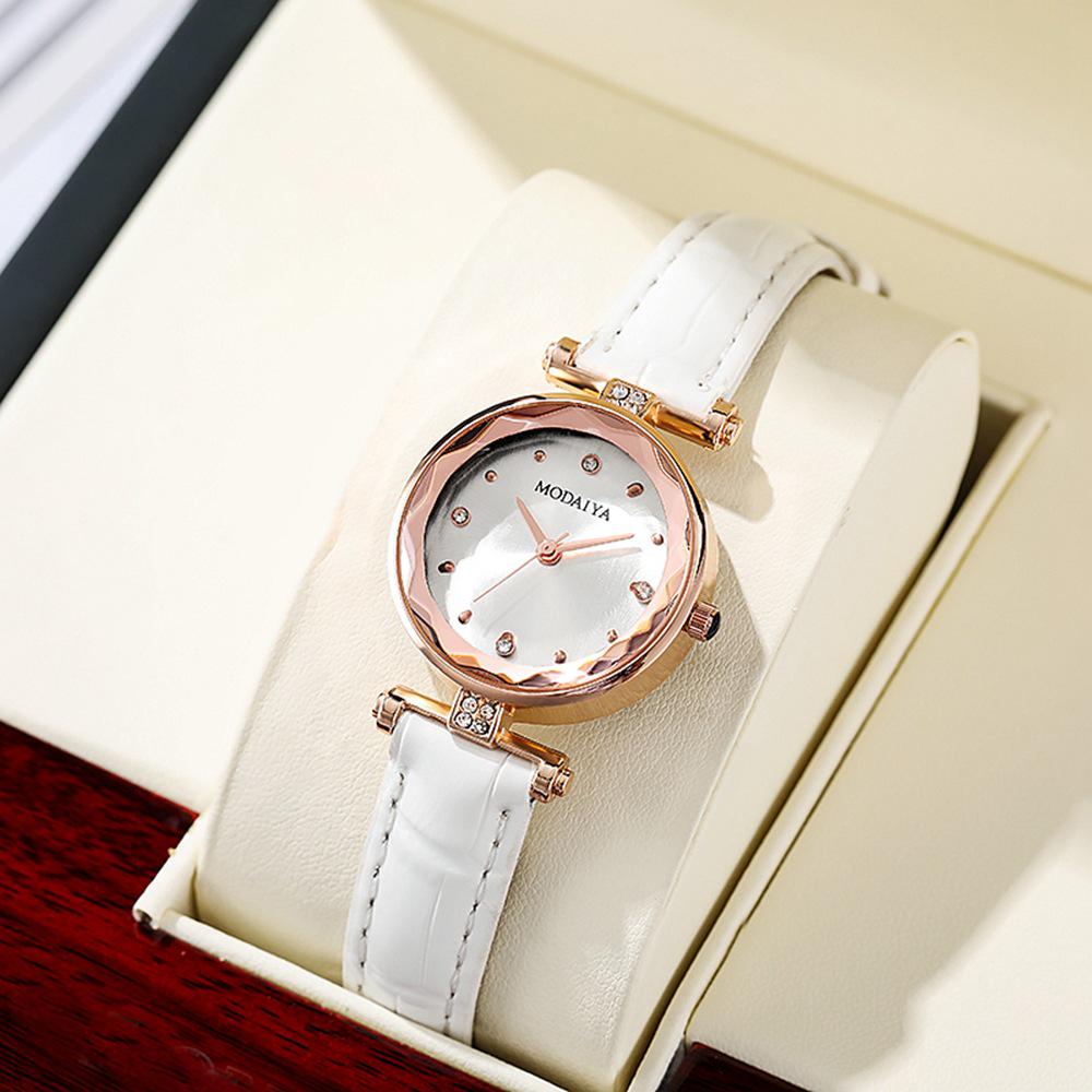 Trendy Women's Quartz Wristwatch with Thin Leather Strap - Elegant and Versatile New Style