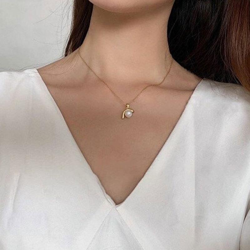 Retro Bai Pearl Personalized French Elegant Simple Design Sweater Chain Necklace Geometric