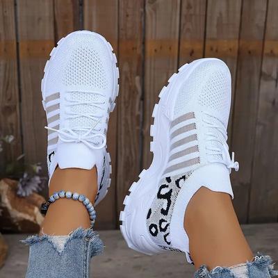 2025 Spring and Autumn Fashion New White Shoes Mesh Surface Breathable Sports Shoes Retro Sneakers