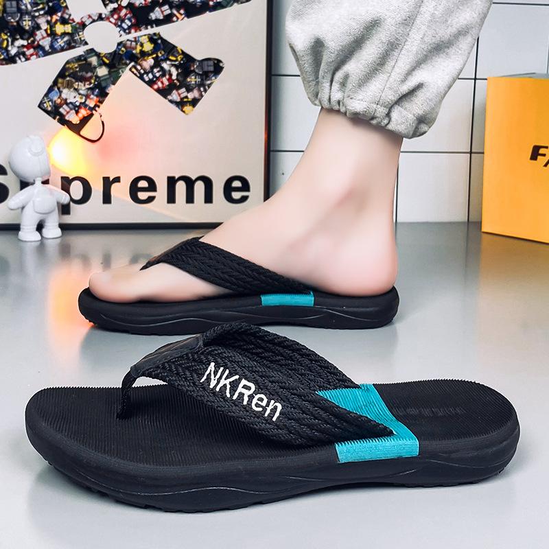 Summer Trend Wearing Anti Odor and Anti Slip Clip-on Black Sandals for Outdoor Soft Soled Sports Beach Sandals