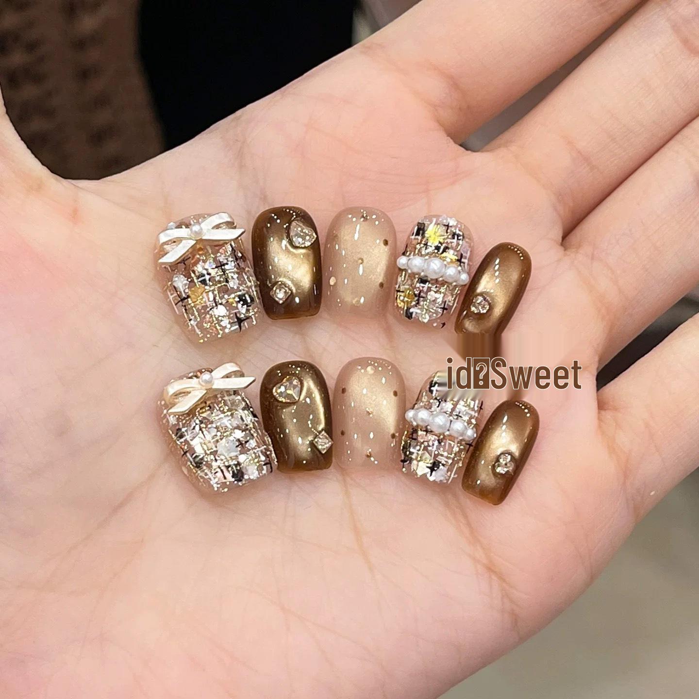 High-End Autumn/Winter Cat Eye Wearable Nails: Bright White Short Nails, Pure Handmade Stickers (2025 Style) M