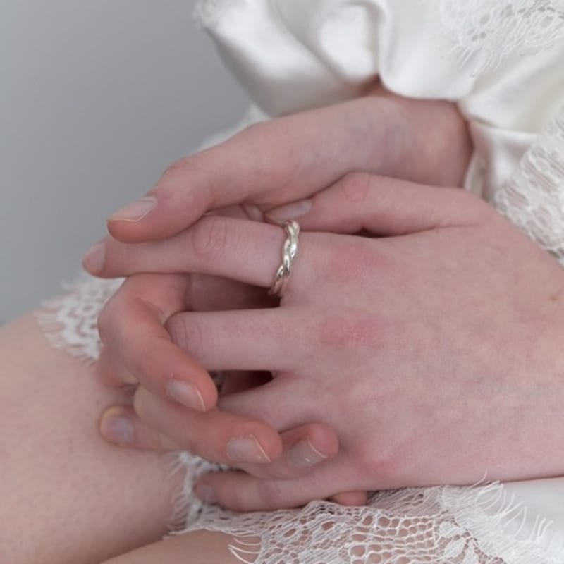 LOVE ME MONSTER [Silver] Simple Twist Ring (L251MRI020)