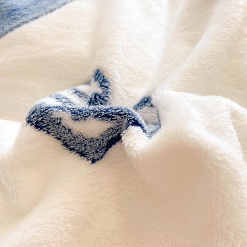 Warm Snowflake Fleece Four-piece Set, Double-sided Fleece Thickened Milk Fleece Bed Sheet Three-piece Set