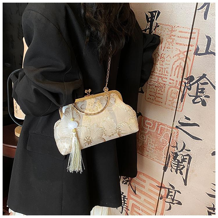 Chinese Style Embroidered Clutch Bag Silk Women's Fashion Shoulder Crossbody Bag with Shell Lock Chain