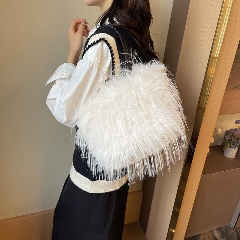 Plush bag women's autumn and winter new versatile shoulder handbag casual high-end plush bag