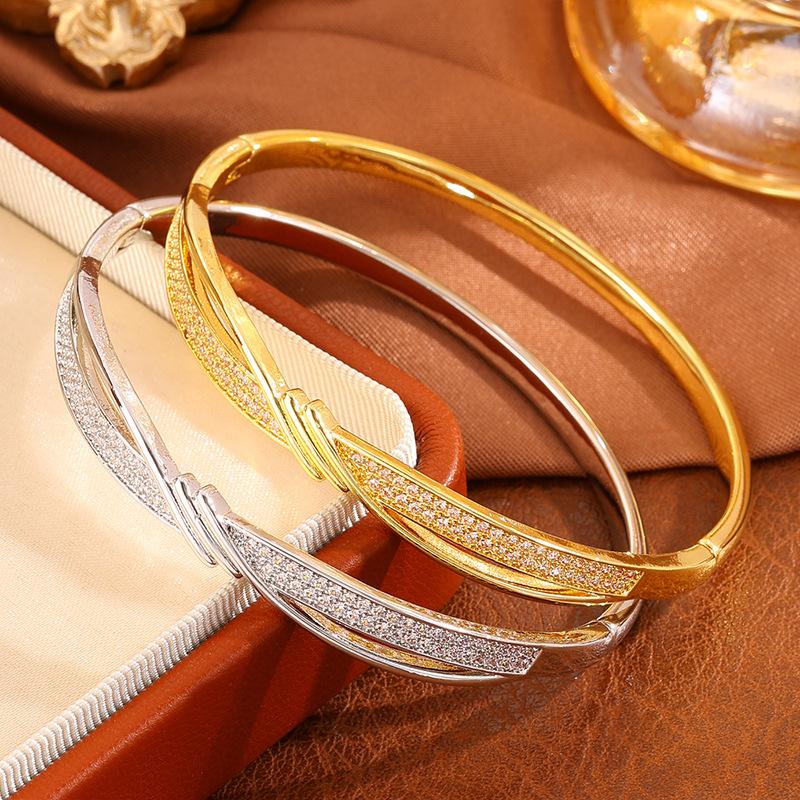 Cross diamond-encrusted women's copper gold-plated zircon opening does not fade hot-selling popular high-end