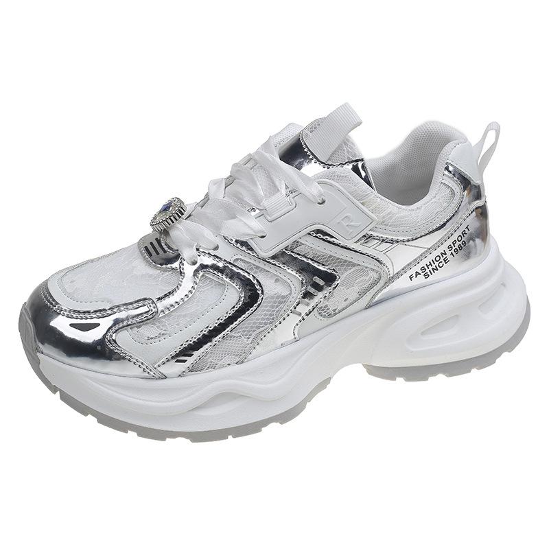 

Обувь для папы, детская, летняя, 2025, новая, кружевная, сетка, дышащая, интернет-знаменитости, толстая подошва, усиливающая повседневную спортивную обувь 35 серебряный