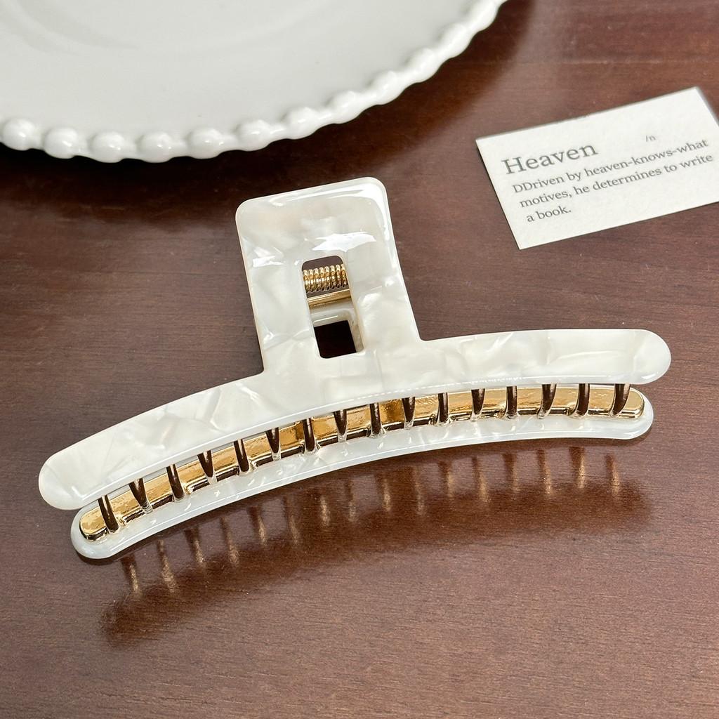 Gorgeous Acetate Floral Hair Claw Clip For Trendy Hairstyles And Statements Fashion