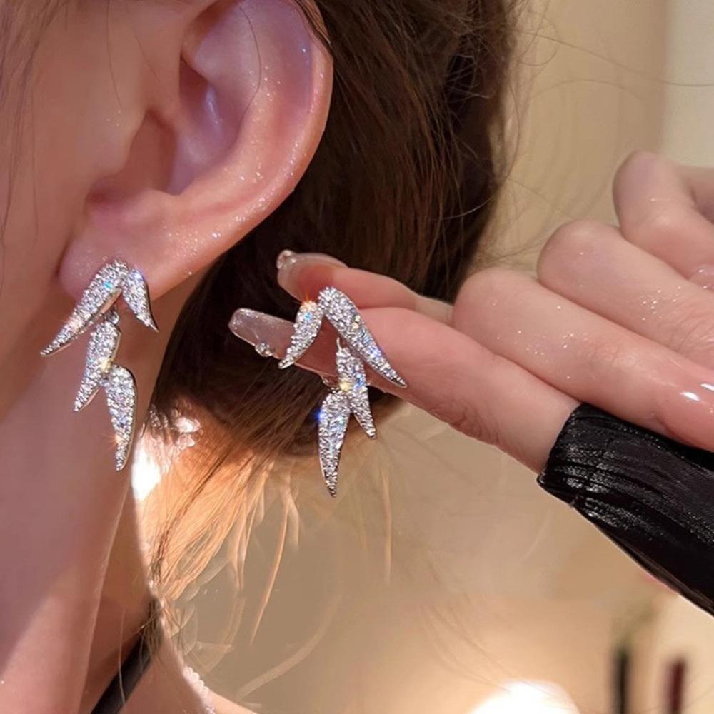 French Small Fragrant Style Pearl Stud Earrings Women's Light Luxury High-end Sense Retro Temperament Earrings Ear Jewelry