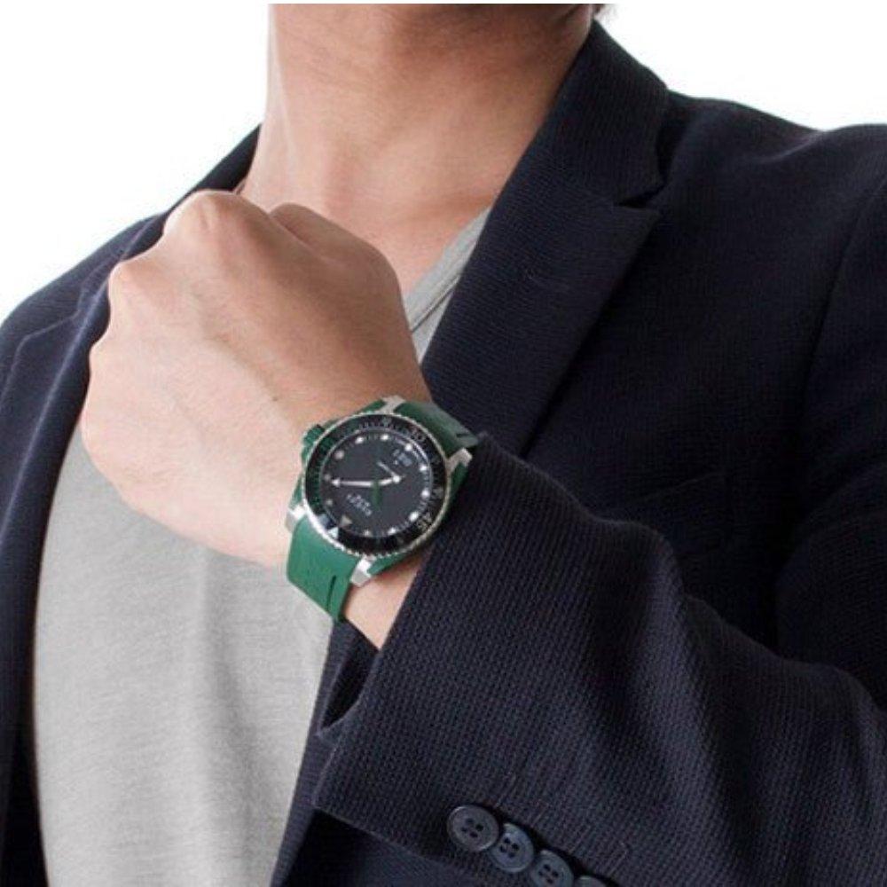 Gucci Orologio da uomo con quadrante nero Dive YA136310