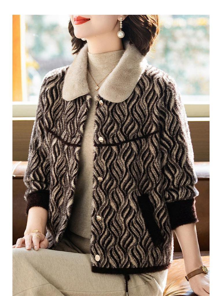 Women's Stylish Winter Coat: Middle-aged and Elderly Imitation Mink Velvet Woollen Thick Knit Cardigan Top