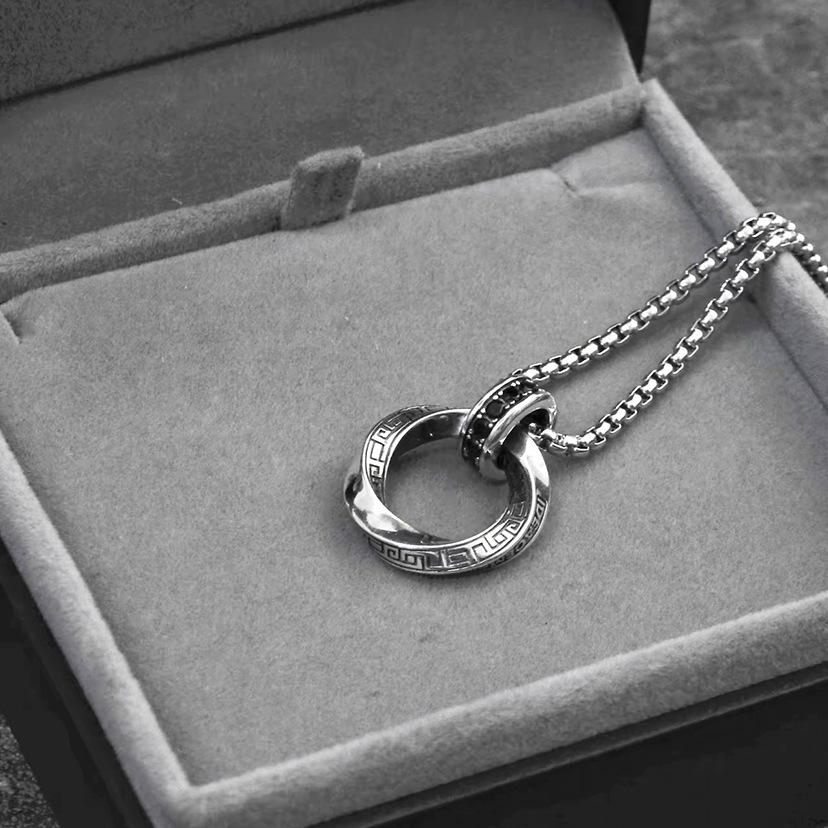 Retro Mobius Strip Pendant Necklace Unisex Hip Hop Premium Personalized Versatile Chain For Men And Women Fashion Jewelry