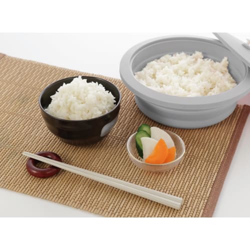 Ishigaki Delish Life Foldable Silicone Cooker, Microwave Cooker for Easy Cooking, Steamed Dishes, Rice Cooking, and Pasta, Includes Recipes, Round, Gr