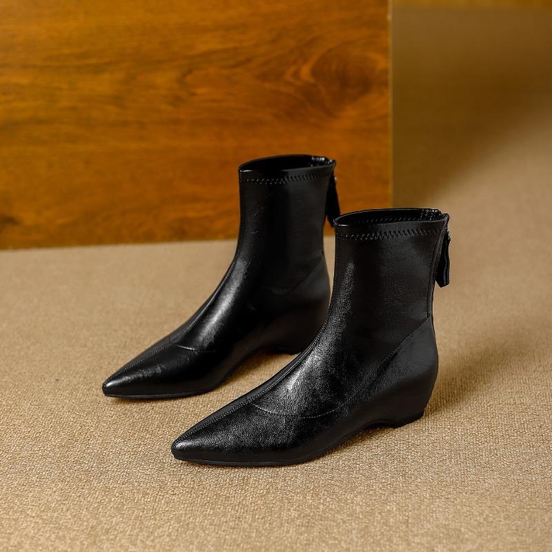 Simple temperament Skinny Maillard Skinny boots Versatile temperament Pointed autumn and winter new soft leather fashion short boots Women 34