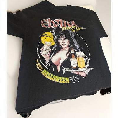Elvira Mistress Of The Dark 03991 Basic Black T Shirt  Reprint  AN48155