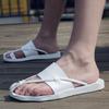 Fashion Fashionable Men Flip-flops Sandals Men One-foot Lightweight and Anti-slip Business Couple Sandals Beach Sandals Sizes 38-44
