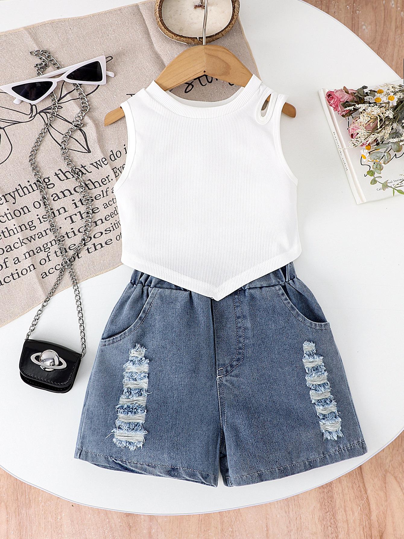 

Модный повседневный комплект для девочек 2025 года, летний детский комплект из однотонного облегающего топа и рваных шорт 6Y белый