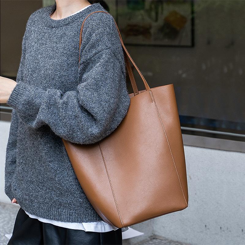 

Bag New commuter niche leather tote bag, cowhide high-end versatile large-capacity women s shoulder bag