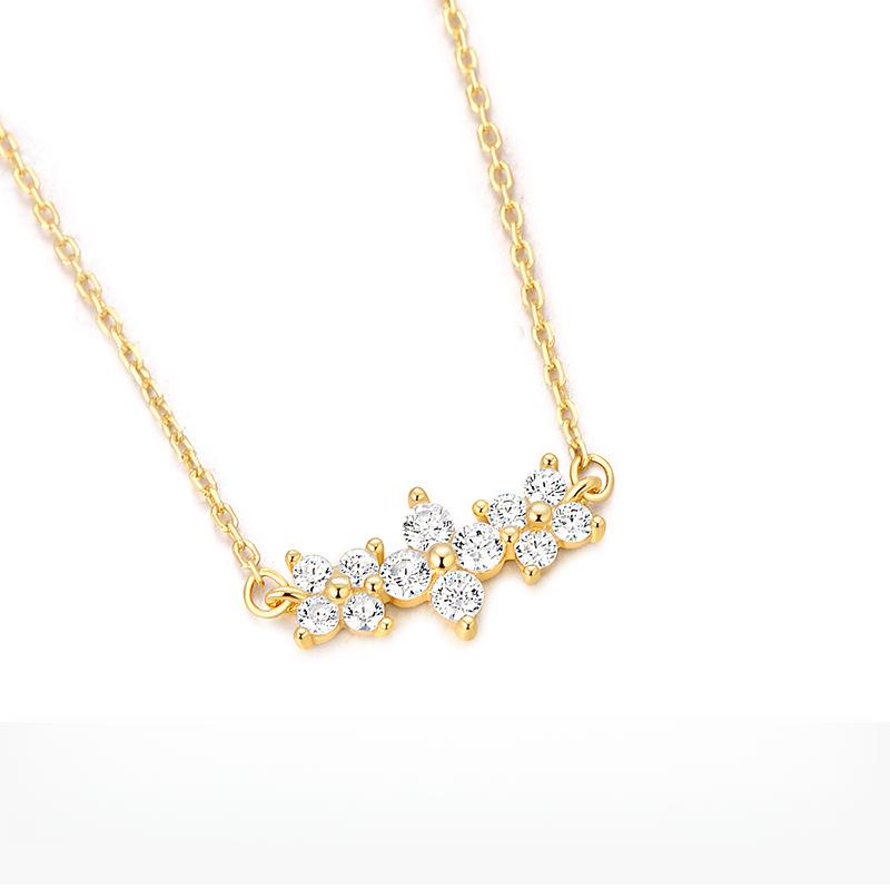 Simple and Fresh Zircon Flower Necklace with Four Leaf Flower Collar Chain As A New Gift for Girlfriend