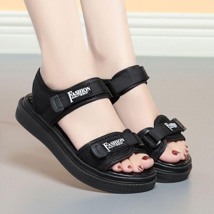 

Women s sandals non-slip soft-soled comfortable mother shoes thick-soled versatile outer wear in the elderly sports and leisure women s shoes 35 чорний