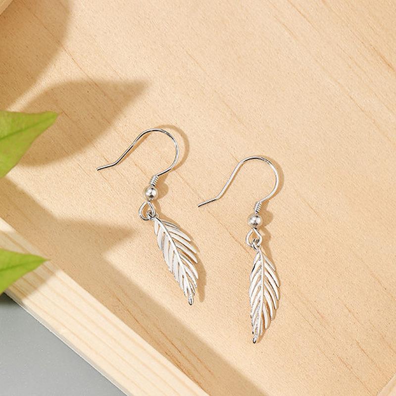 Temperament Leaf Earrings Smart, Fresh and Simple Leaf Ear Hooks Literary Accessories Earrings Female Korean Edition