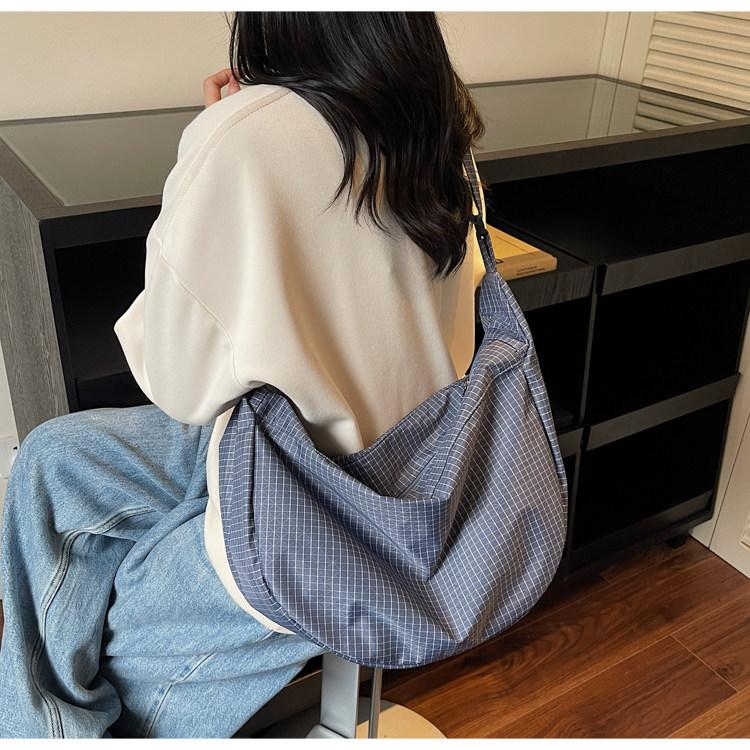 Large-capacity Checked Canvas Bag Women Fashionable All-matching Light Commuting Single-shoulder Cross-slung Dumpling