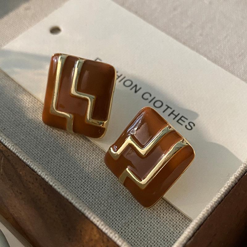 Butterfly Stud Earrings Maillard Geometric Design Niche Earrings French Retro Drip Glaze Earrings Women