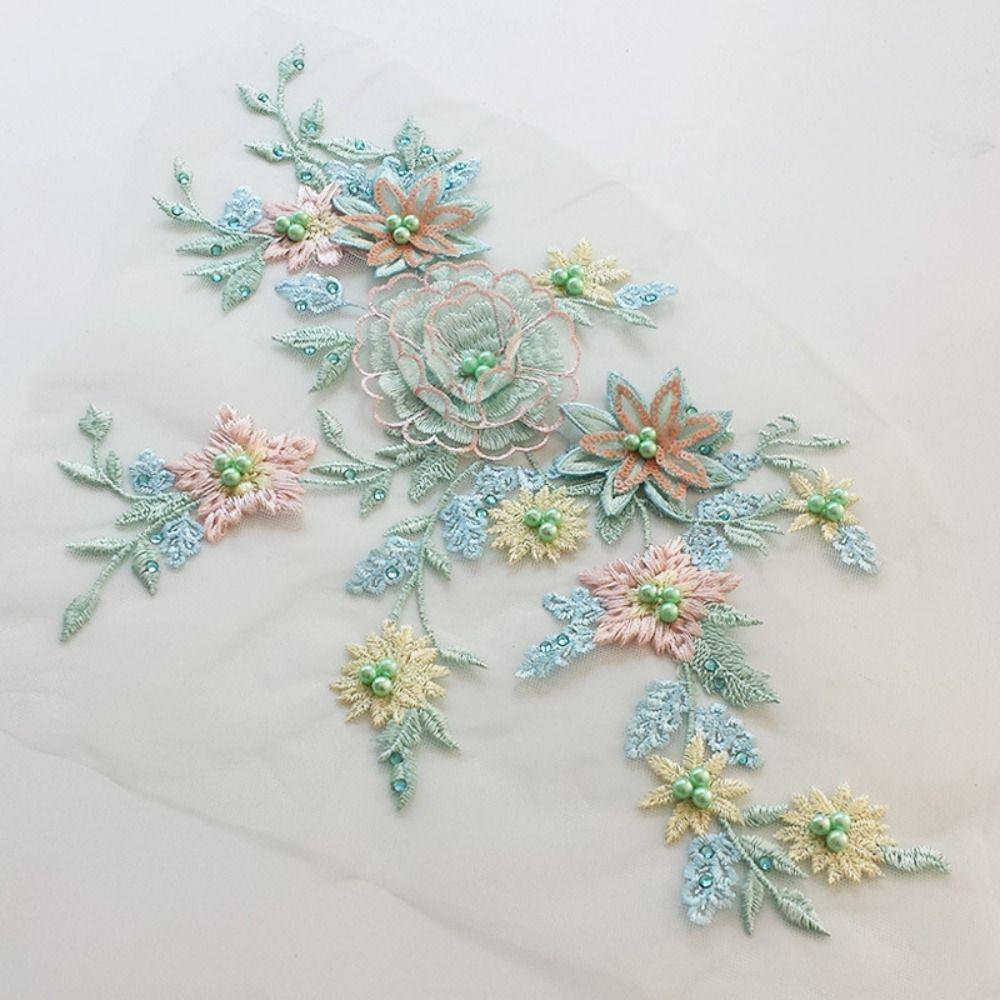3D Flower Floral Embroidered Patches Pearl Stamen Flower Patches DIY Clothing Decoration