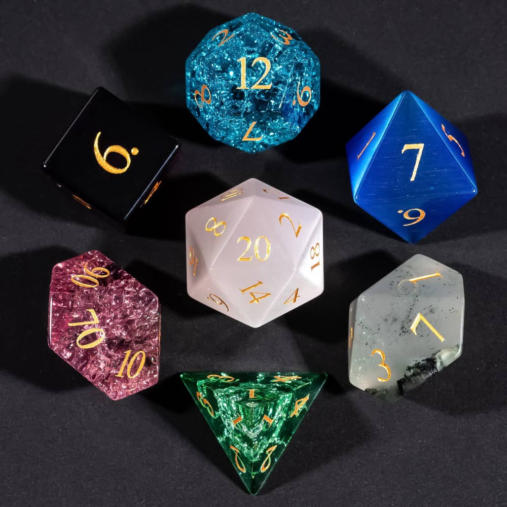 Cusdie 7er Pack Stein Glas DND Würfel Zufällige Farbe Edelstein Würfel Set D4 D6 D8 D10 D% D20 Polyedrische Würfel für Brettspiel Sammlung
