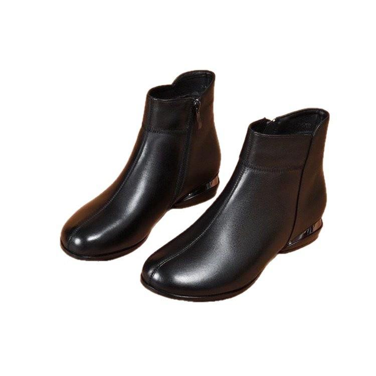 Flat-bottomed Fashion Short Boots Women's 2025 New Autumn Single Boots Round-headed Soft Leather Bare Boots Winter Mother Soft-soled Martin Boots