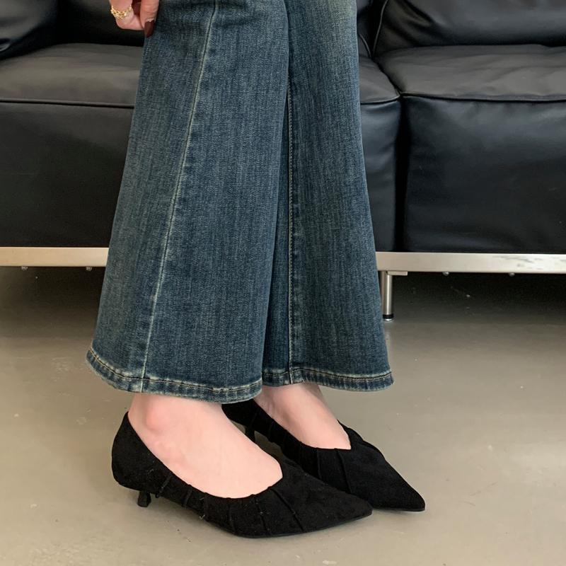 Fashion SUOJIALUN Autumn New Brand Women Pumps Shoes Fashion Pleated Pointed Toe Shallow Slip On Boat Shoes Thin Low Heel Single Shoes