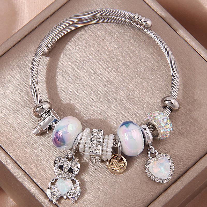 Stylish Diamond Heart & Bear Pendant Bracelet - Multi-Element Accessory