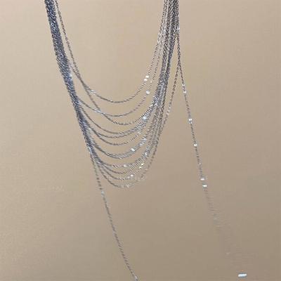 Halsband med flera lager och tofsar Lätt lyx Silverfärgad legering Nyckelbenskedja För kvinnor Trendiga smycken Gåva